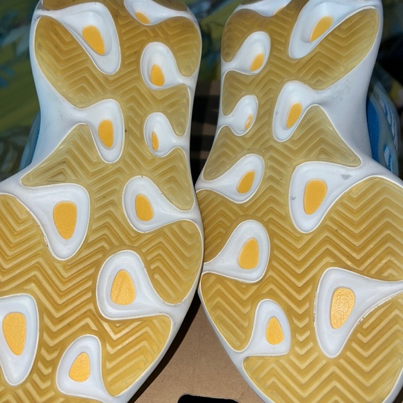 Yeezy 700 sneakers - Picture 4 of 5